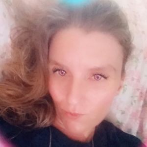 Meet your Posher, Devona